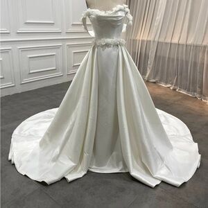 Elegant White Gown with Detachable Overskirt
